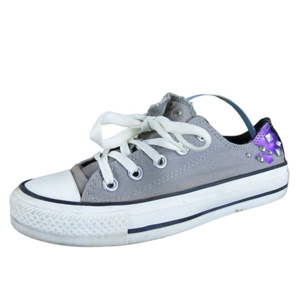 Converse Women's Low Top Sneaker Gray Fabric Sz 5 Medium‎ Gently Used 2025